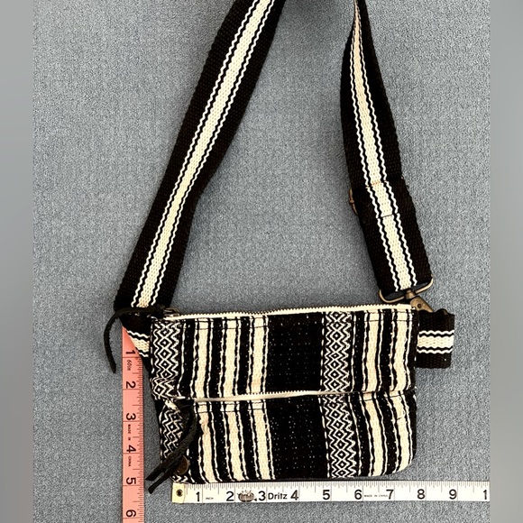 Billabong fiesta waist bag. - Picture 4 of 7